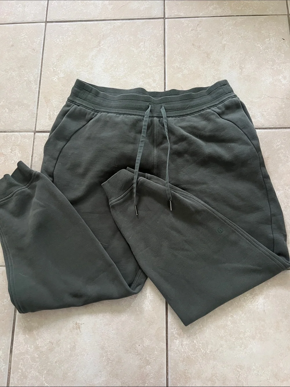 lululemon athletica Men's Olive Green Jogger Sweatpants